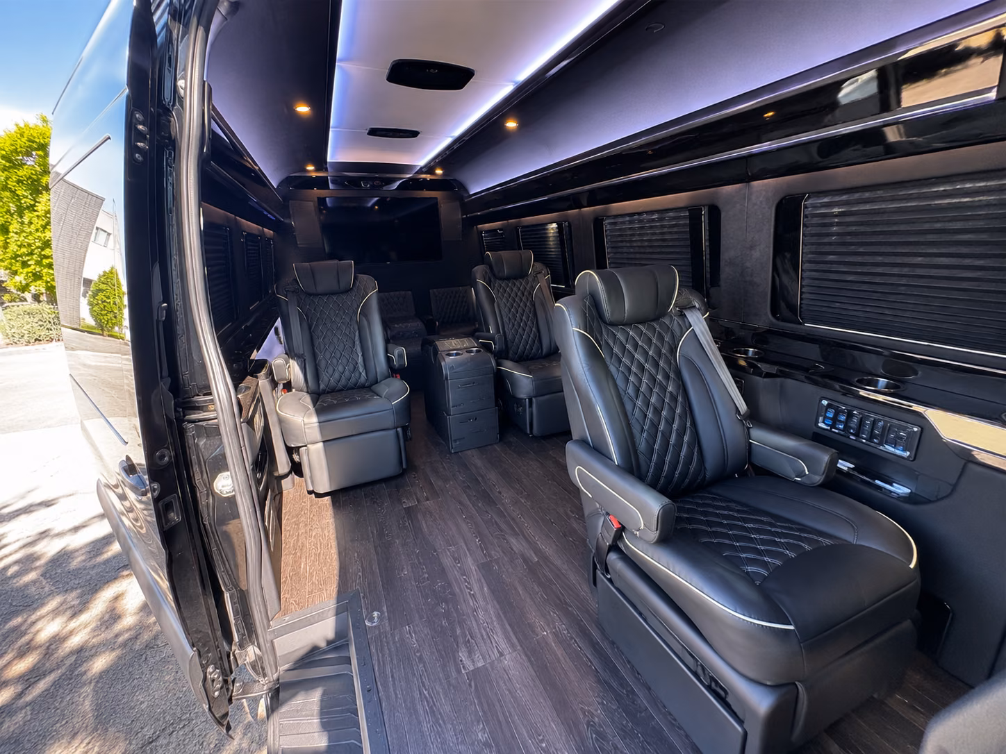 find transportation for your next prom 2