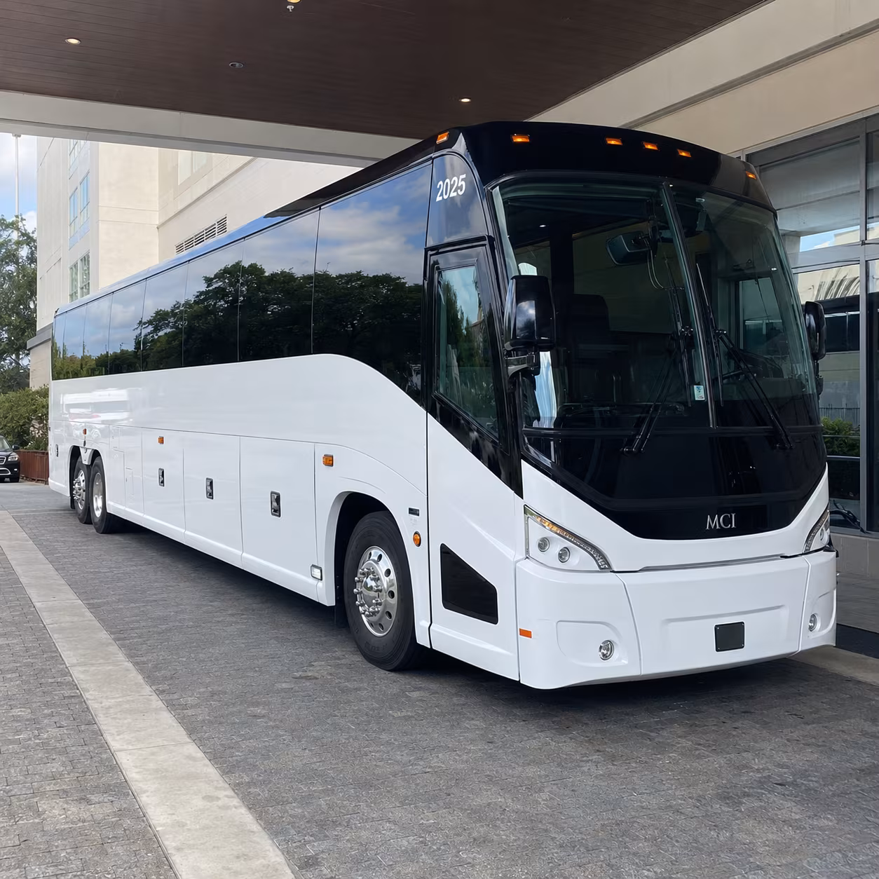 overland park 54 passenger charter bus