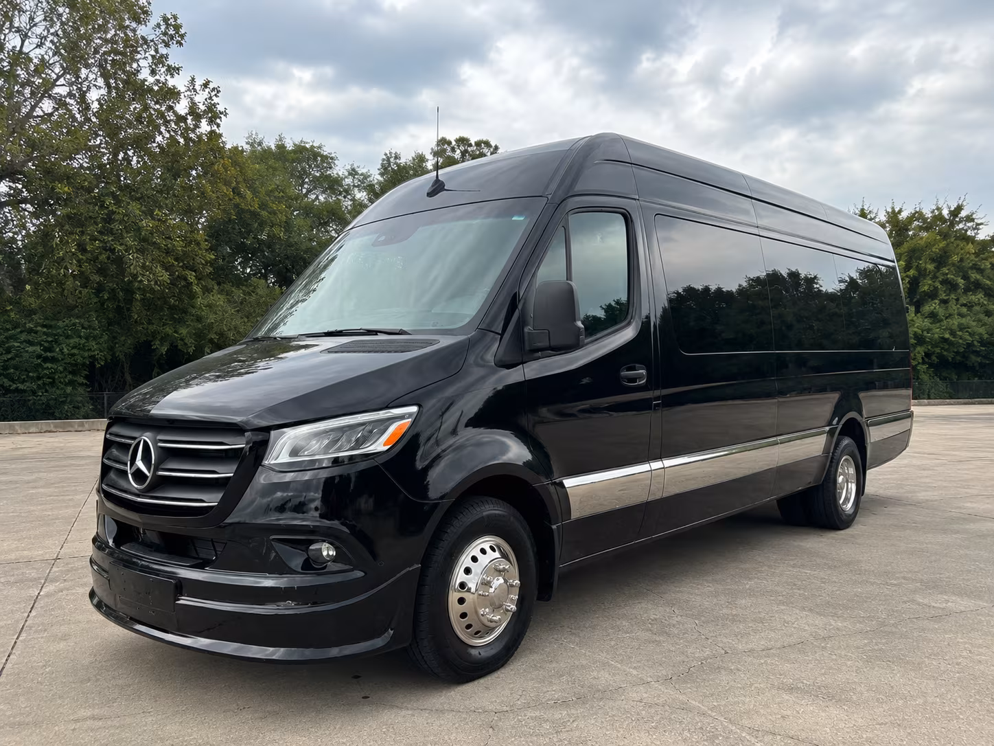 sprinter vans and minibuses for small group executive transportation in overland park